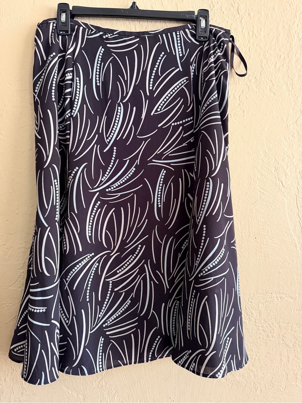 Jones Wear Black & White Printed Sarong Skirt